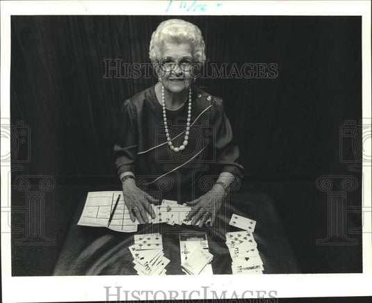 1987 Press Photo Bridge player Ada J. Kent at the Bridge Center, 721 Veterans - Historic Images