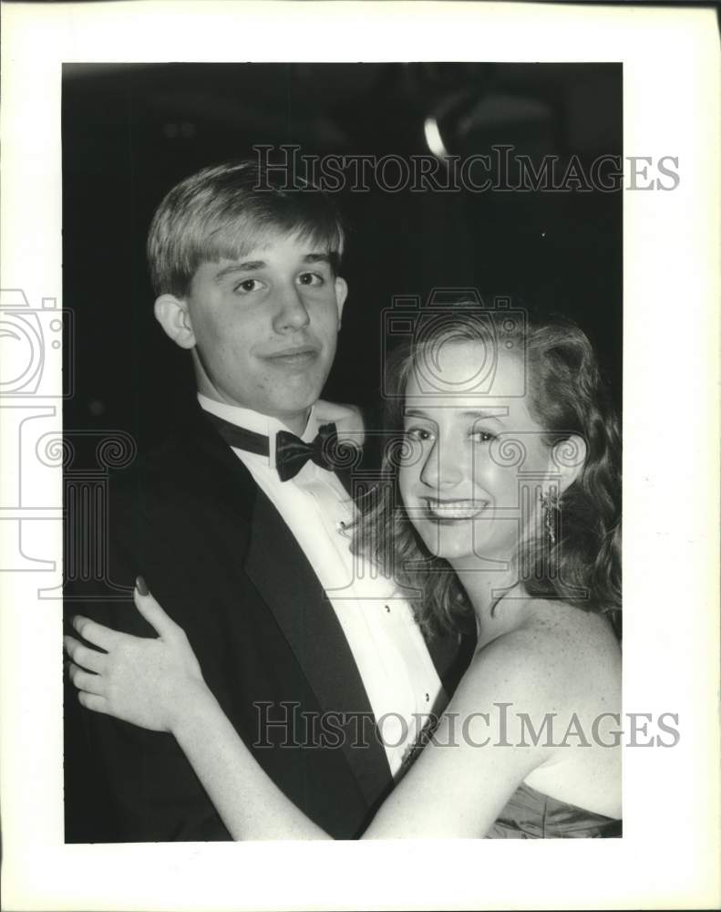 1994 Press Photo Pablo Gonzalez &amp; Lauren Kolb dancing at a Sweet 16 Party - Historic Images