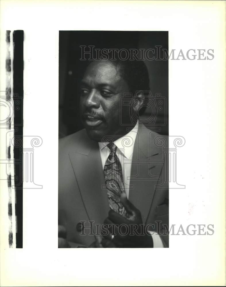 1989 Press Photo Coach Gerald Kimble of Southern University at conference - Historic Images