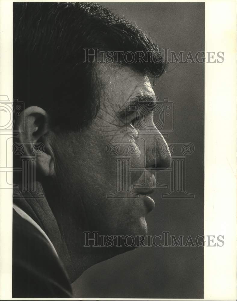 1987 Press Photo Willie Hof announces he will not run for Parish President. - Historic Images