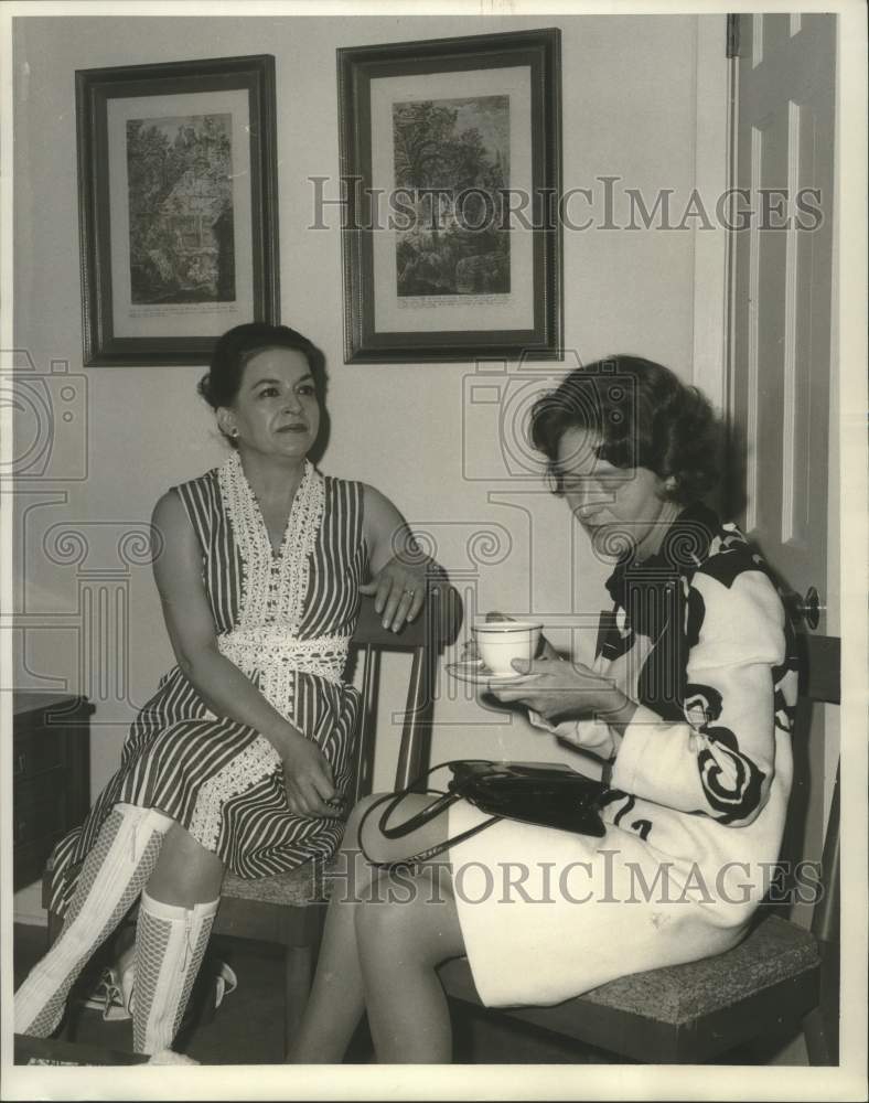 1971 Mrs. R. E. Dofreshou and Mrs. Robert Kuebel talking over coffee - Historic Images