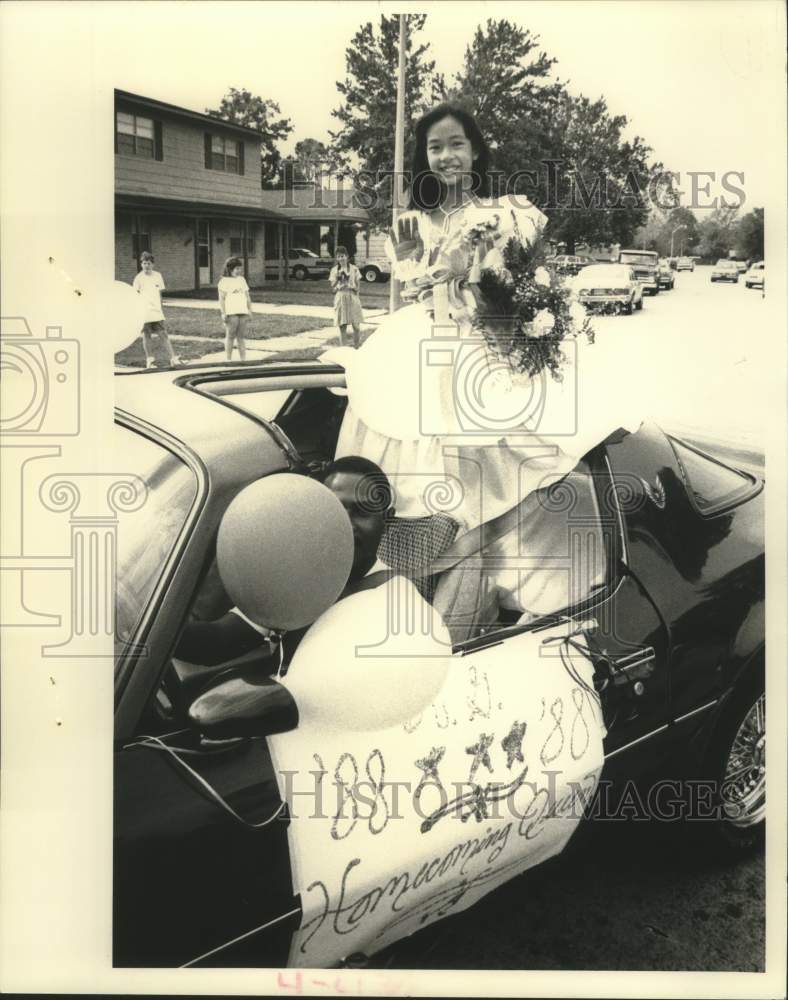 1988 Press Photo Anh Huyn, homecoming queen at King&#39;s Grant Playground - Historic Images