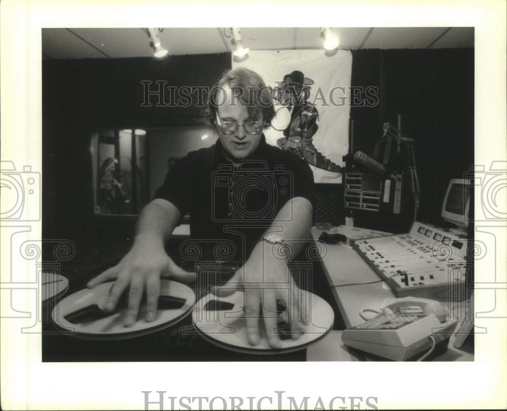 1993 Press Photo Disc jockey &quot;Skid Marxx&quot; of the upbeat country station KGRT. - Historic Images