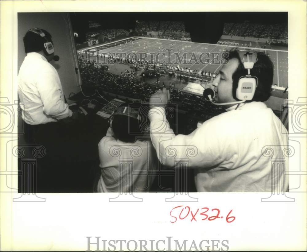 1992 Press Photo Football - Carlos Hornbrook &amp; other commentators at Saints gamr - Historic Images