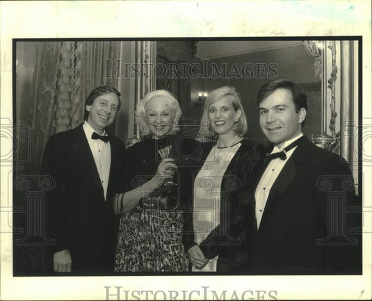1990 Press Photo Attendees at New Orleans Men's Opera Guild Formal Event - Historic Images