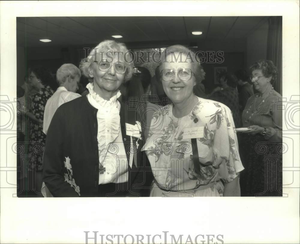 1992 Press Photo Sister Rosalie Ambler &amp; Sister Lucille Kunz retreat house. - Historic Images