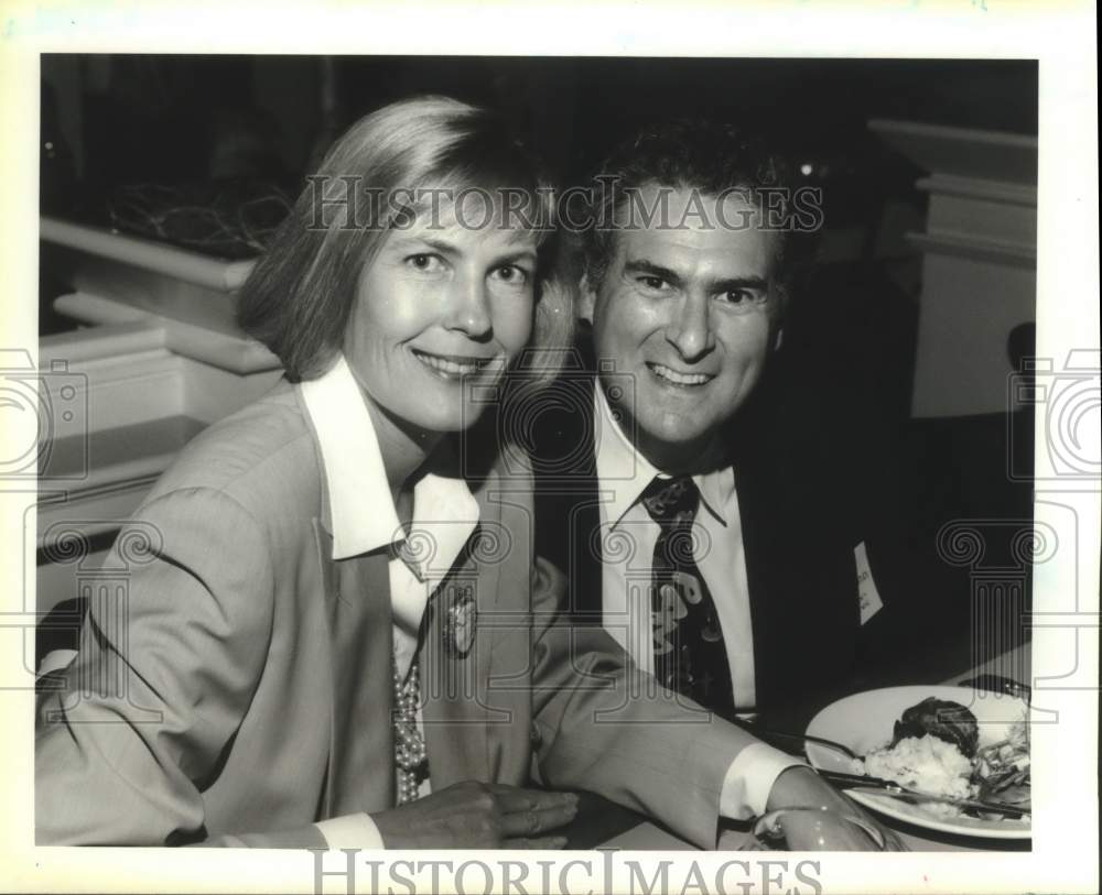 1993 Press Photo Pam and Dr. Terry Kraus, a psychiatrist - Historic Images