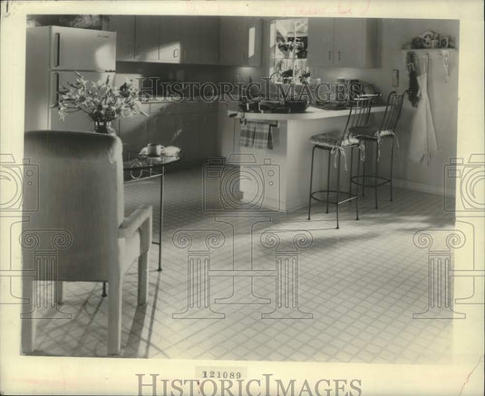 1990 Press Photo Interior view of the kitchen - Historic Images