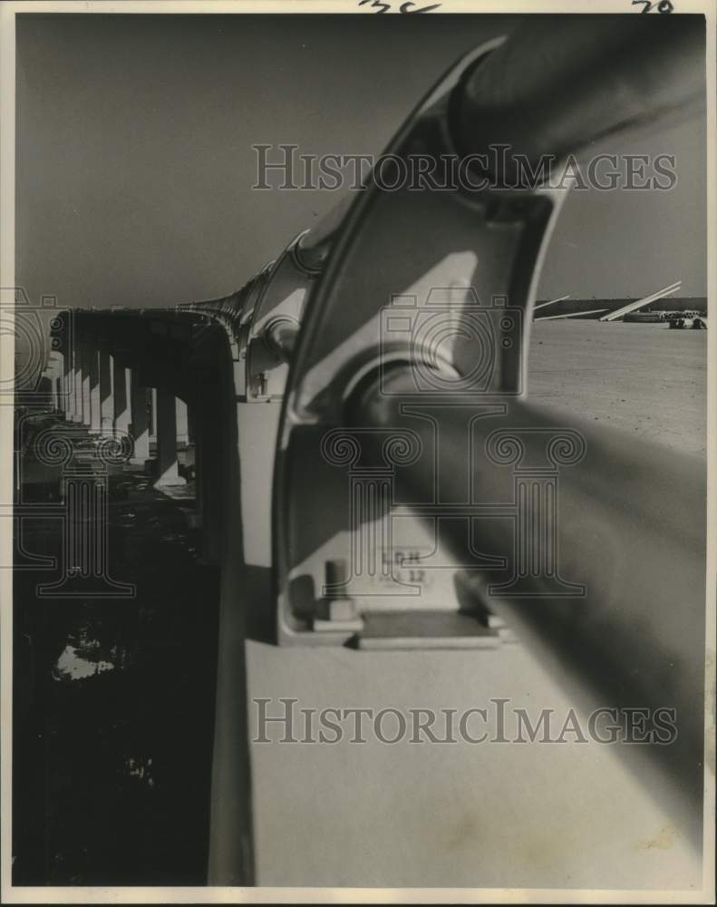 1964 Press Photo Framework over the Interstate Highway 10 bridge - nob49206-Historic Images