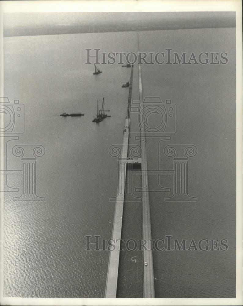 Press Photo Aerial view of the new twin Pontchartrain Bridges on Interstate-10 - Historic Images