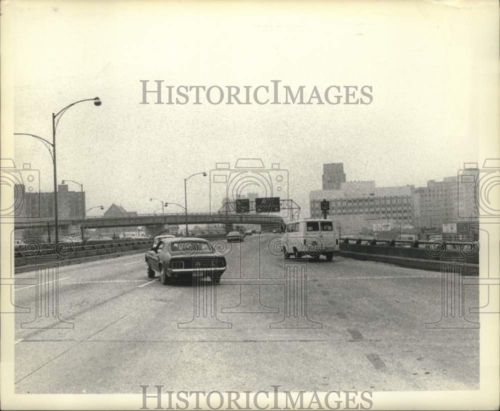 1973 Motorists entering Pontchartrain Expressway &amp; Interstate-10 - Historic Images