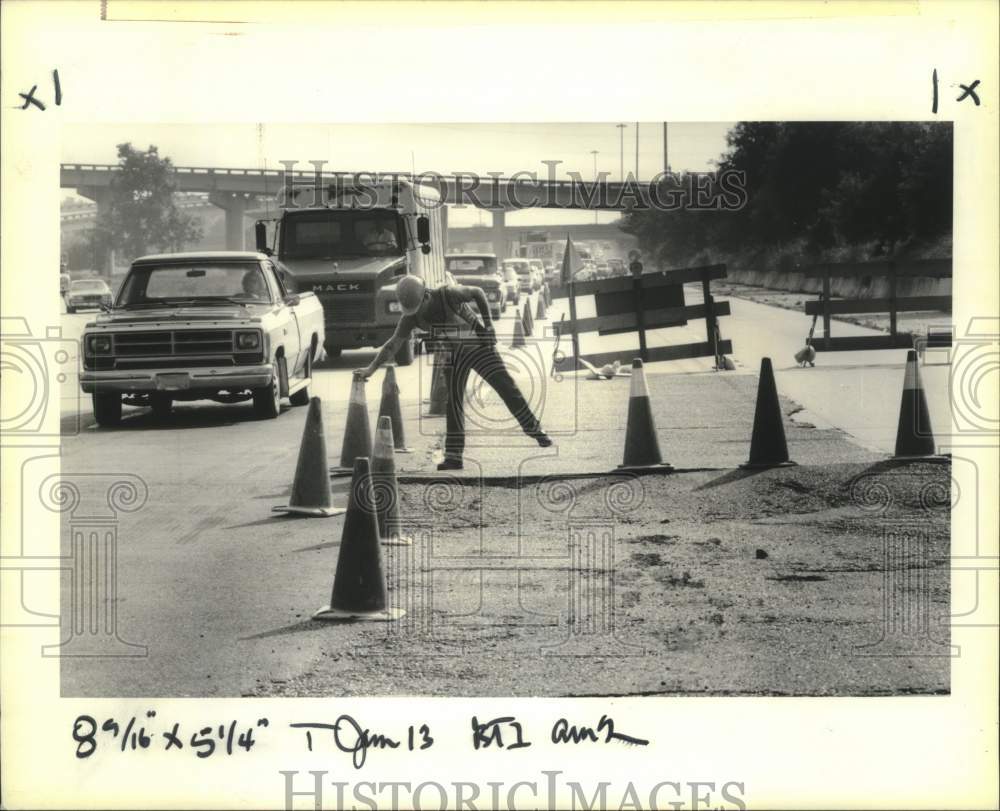 1990 Press Photo Traffic jam along Intertstate-10 caused by road repairs - Historic Images