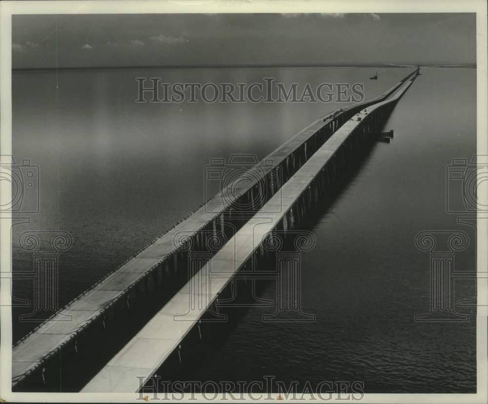 1962 Portion of the twin bridges incorporating the navigation span - Historic Images