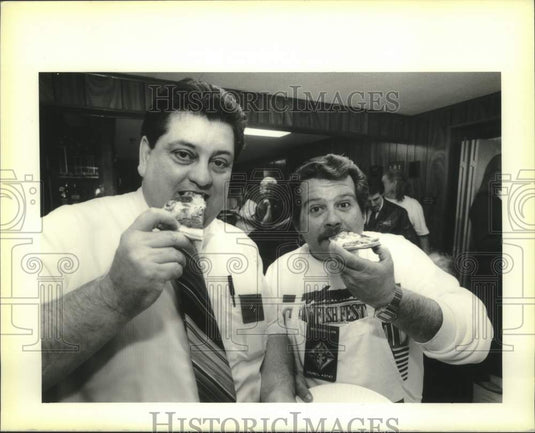 1990 Press Photo George Corcoran & Ned Couvillion of Knights of Columbus - Historic Images