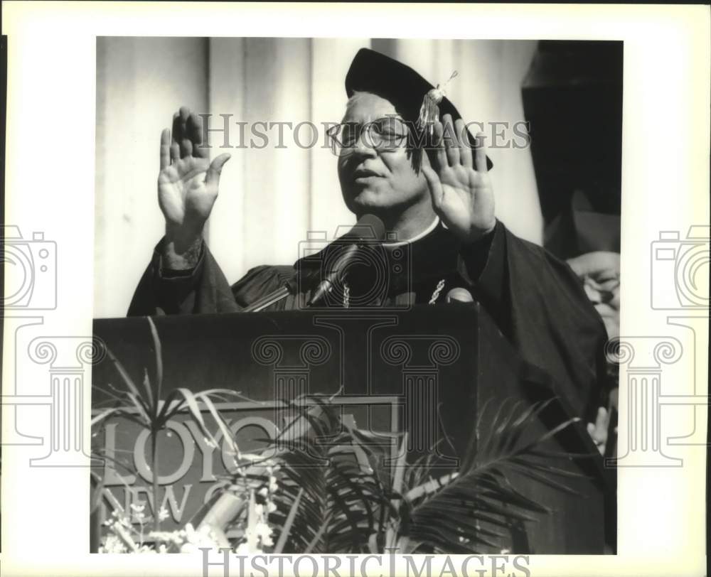 1995 Press Photo Rev Bernard P. Knoth, President Loyola University- Inauguration - Historic Images