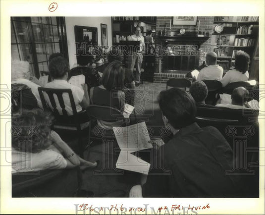 1990 Press Photo Phillip Hubbell during orientation to opera "Norma" in Slidell - Historic Images