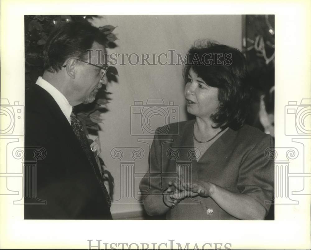 1994 Press Photo Joan Huey with Cliff Reuther at Chamber of Commerce Luncheon - Historic Images