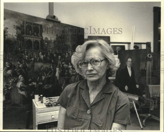 Press Photo Phyllis Hudson, restorer of old paintings- William Faulkner's House - Historic Images