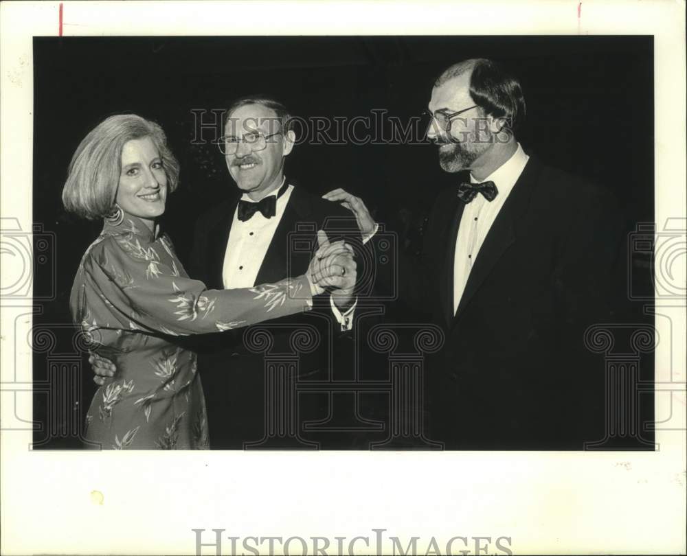 1988 Press Photo Opera Ball - Annette and Jerry Hudson with David Gleason - Historic Images