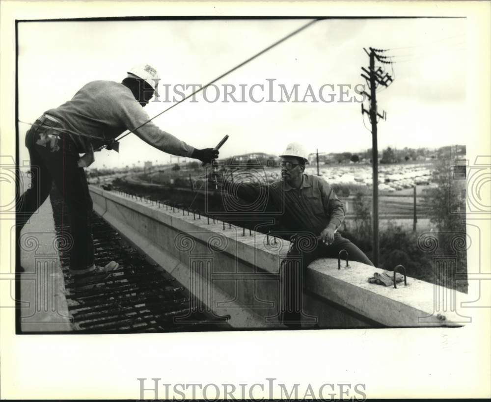 1989 Press Photo Reconstructed East Bound Exit ramp, Louisa St..elimin ...