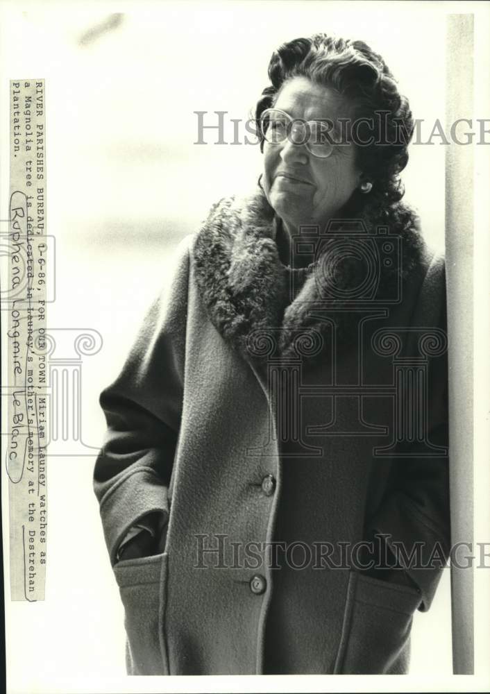 1986 Press Photo Mirian Launey at Magnolia Tree Dedication, Destrehan Plantation - Historic Images