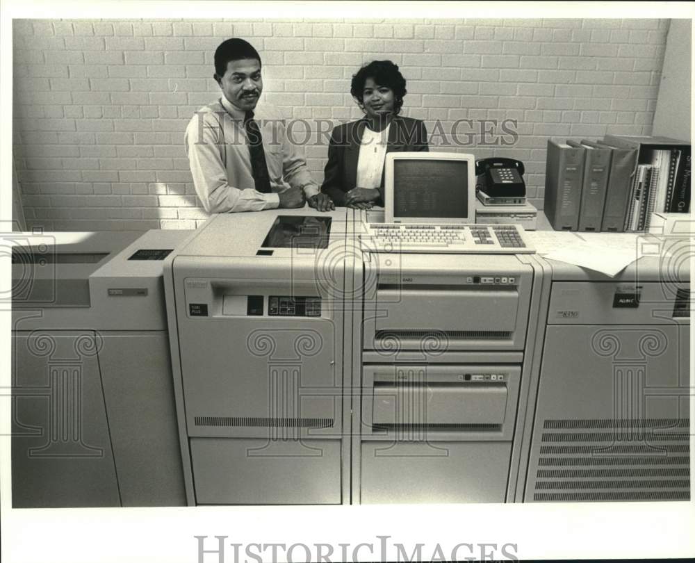 1988 Press Photo N.O. Aviation Board accountants Louis Lee and Dennis Pidgeon - Historic Images