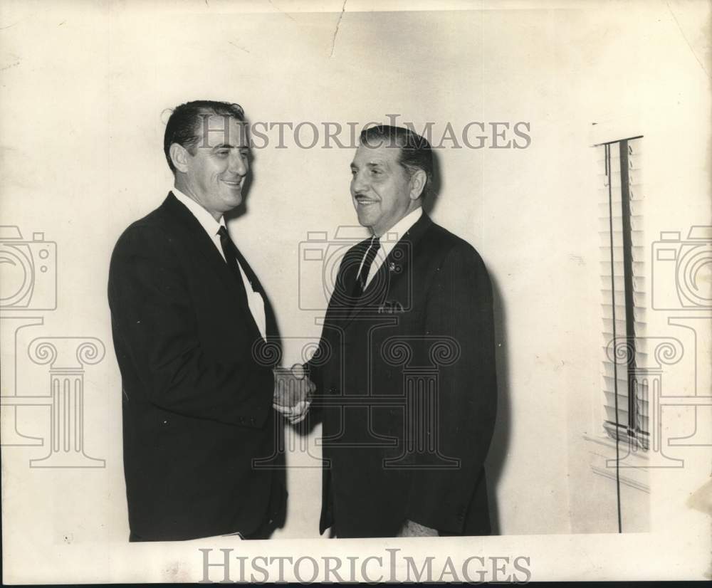 1988 Press Photo President-elect Raymond LeBlanc with retiring Hermann Dutreix. - Historic Images