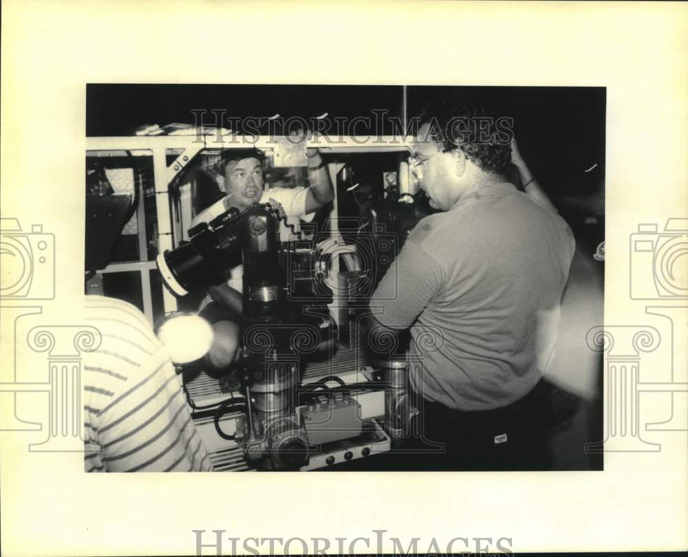 1992 John Snyder, fire chief for Marithone Oil teaches training - Historic Images