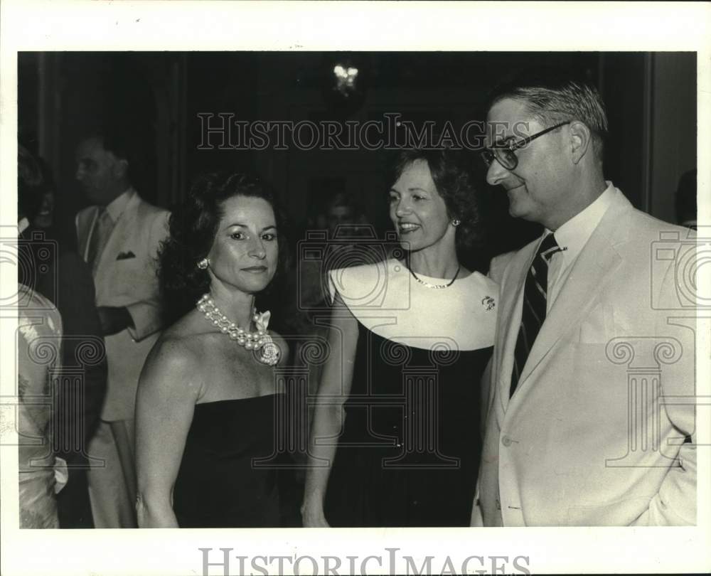 1991 Press Photo Ann Lardner with Mr. &amp; Mrs Fritz Dahlberg at Gala Dinner - Historic Images