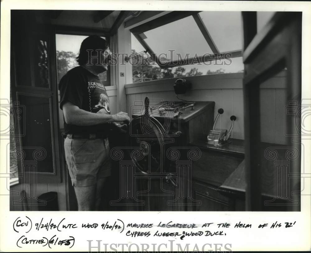 1992 Press Photo Maurice LeGardeur at the helm of his Cypress Lugger &quot;Wood Duck&quot; - Historic Images