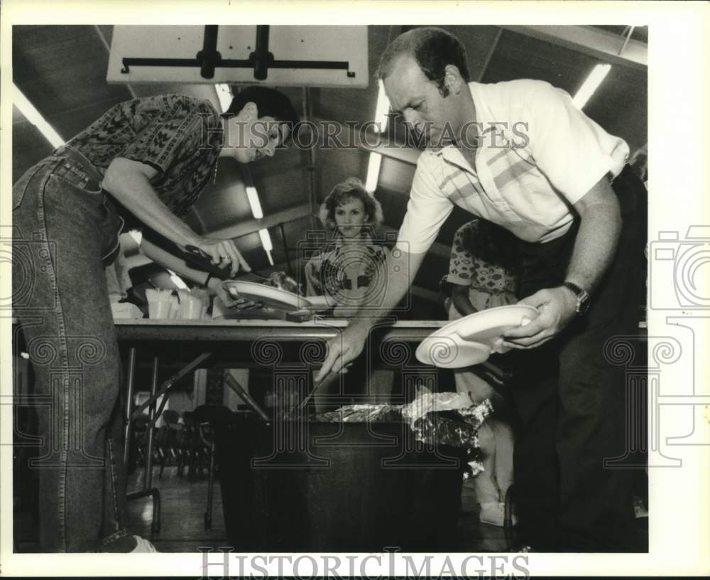 1993 Press Photo Lee Road Athletic Association Jambalaya feast -community social - Historic Images