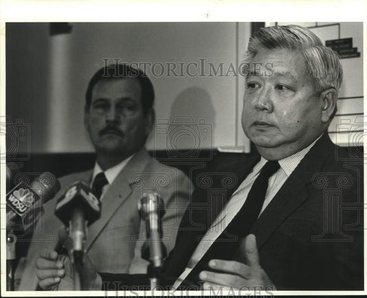 1987 Press Photo Jefferson Parish's Sheriff Harry Lee talks about Taxi problems - Historic Images