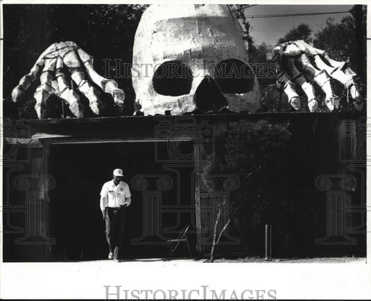 1987 Press Photo Elmo Lee, foreman for the City of Kenner Recreation Department - Historic Images