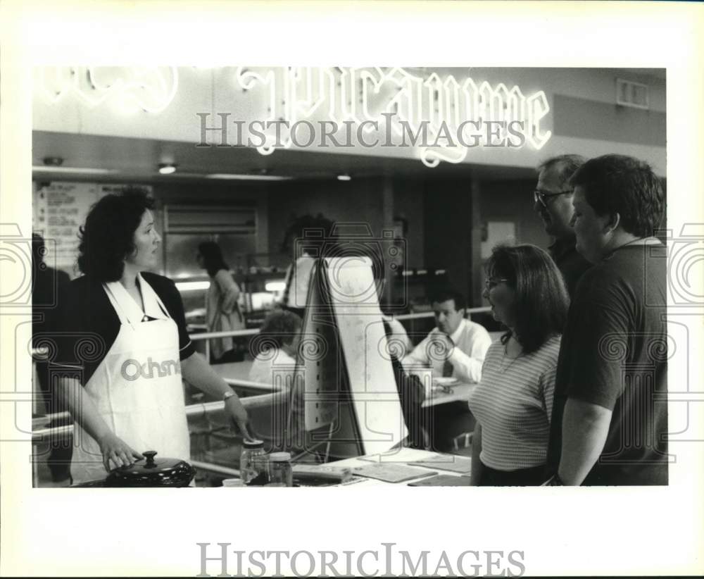 Press Photo Debbie Kern talks to employees about healthy eating habits - Historic Images