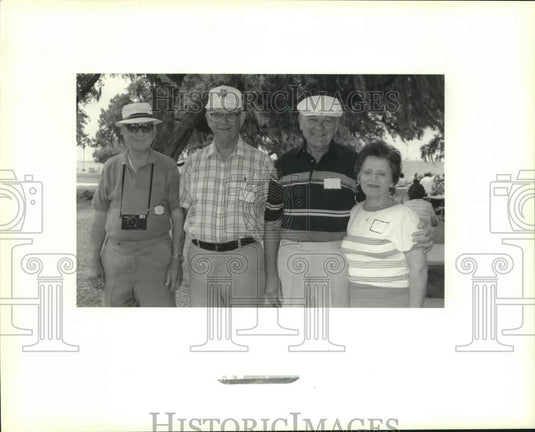 1990 Press Photo Guests at the Shell Norco Retiree's Club Seafood Boil Event - Historic Images