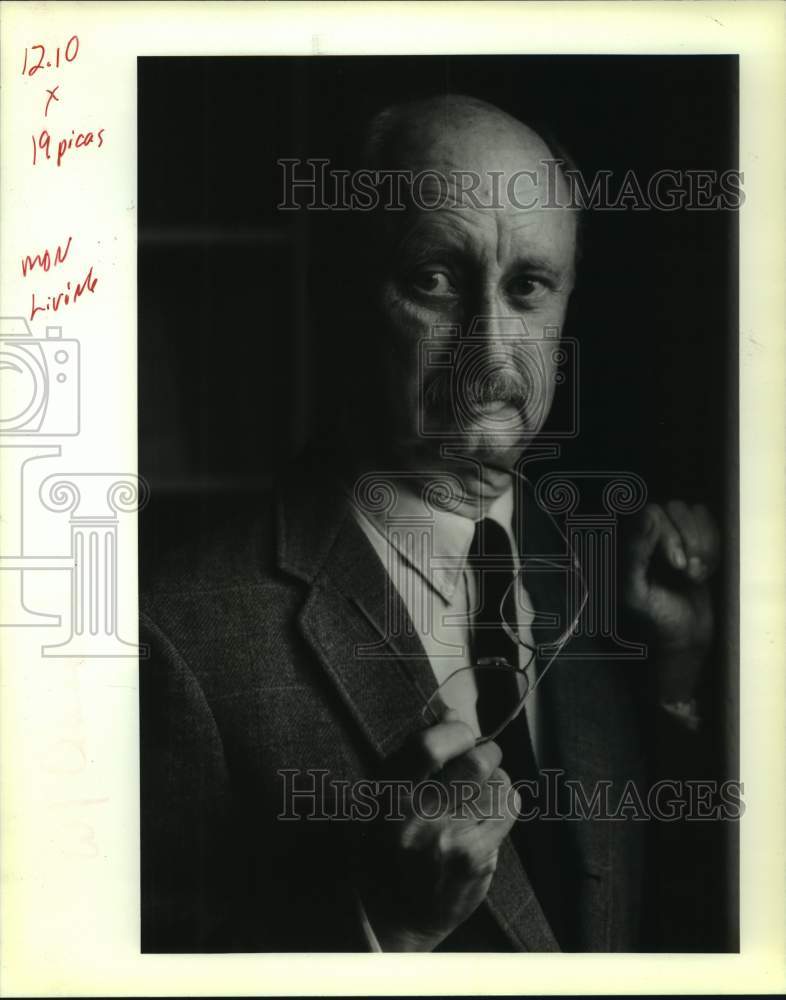 1990 Press Photo Frederick Koenig is a source for corporate gossip. - Historic Images