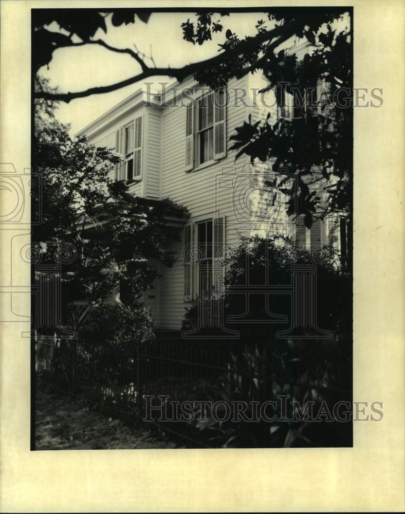 1994 Press Photo New Orleans-John Klingman&#39;s Home Exterior Renovated, Harmony St - Historic Images