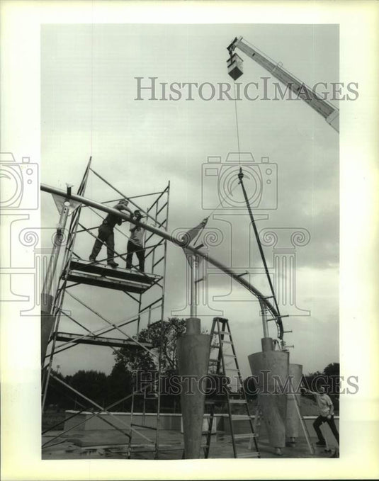 1994 Press Photo Artist Steven Kline's A Stage for Viewing - Historic Images