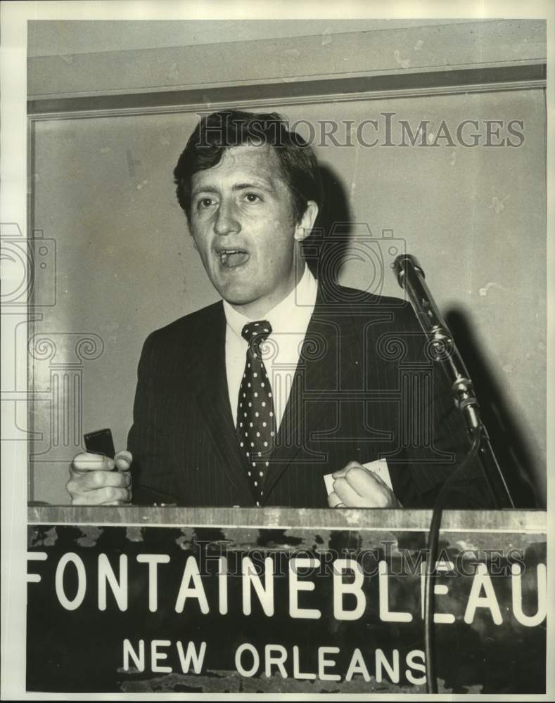 Press Photo Robert J Kamerschen, Speaker at Grocer&#39;s Meet at Fontainebleau Hotel - Historic Images