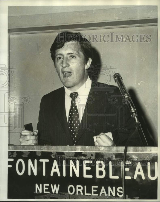 Press Photo Robert J Kamerschen, Speaker at Grocer's Meet at Fontainebleau Hotel - Historic Images