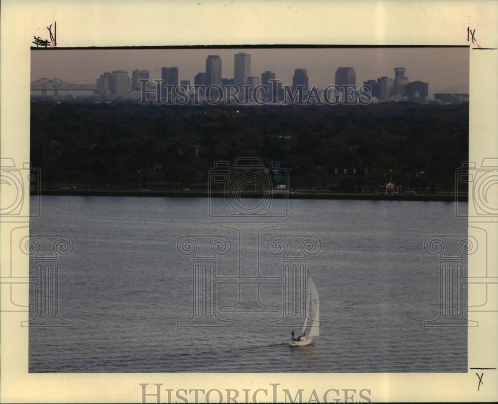 1991 Press Photo Aerial view of a lone sail boat on Lake Pontchartrain - Historic Images