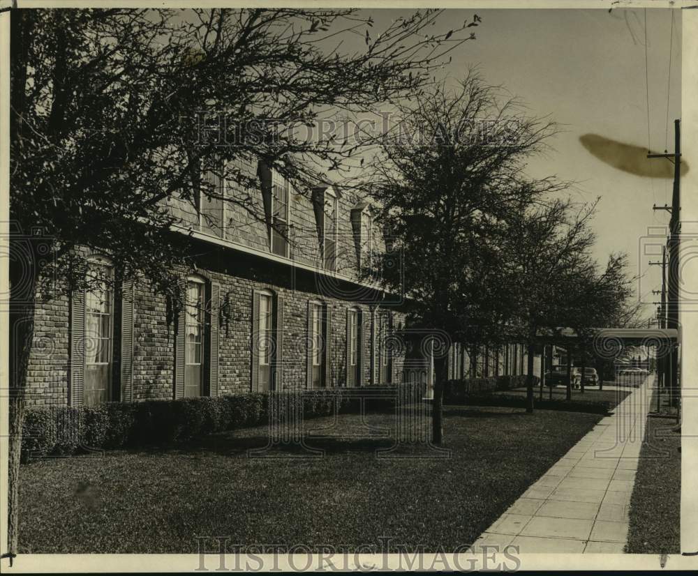 1967 The Lake Terrace Gardens apartment, a 184-unit complex - Historic Images