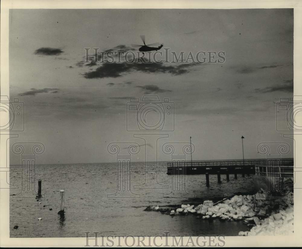 1961 Press Photo Coast Guard Helicopter where skier drowned, Pontchartrain Beach - Historic Images