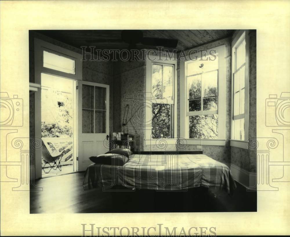 1994 Press Photo John Klingman&#39;s interior renovation of house on Harmony Street - Historic Images