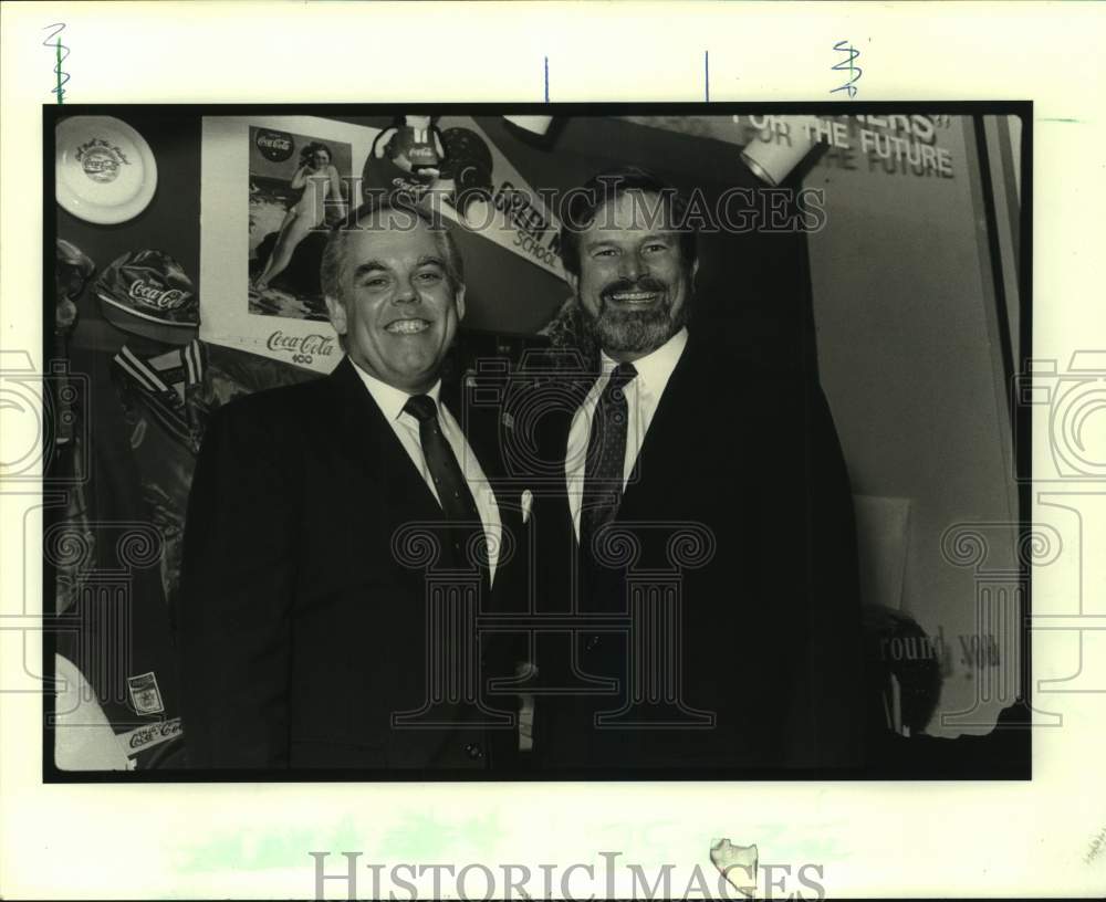 1989 Press Photo Ron Jones And John Koerner At Dollars For Scholars Event - Historic Images