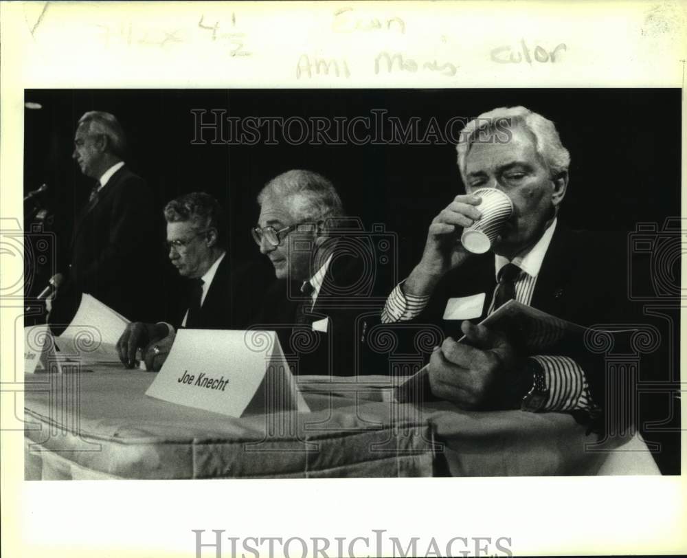 1992 Press Photo Joseph Knecht, chairperson of the Industrial Development board - Historic Images