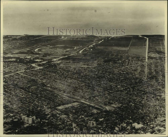 Press Photo Lakefront Seawall - Historic Images