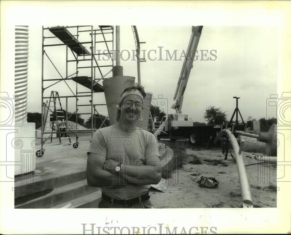 1994 Press Photo Steven Kline&#39;s large steel sculpture at Audubon Park Batture - Historic Images