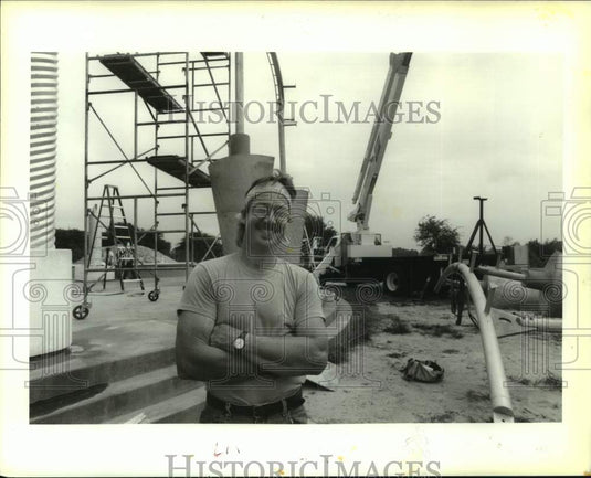 1994 Press Photo Steven Kline's large steel sculpture at Audubon Park Batture - Historic Images