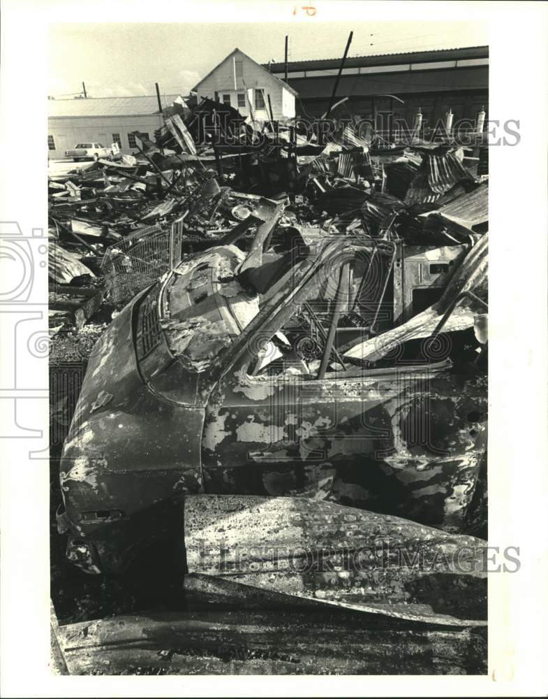 1987 Press Photo Charred remains of the den of Italian American Marching Club - Historic Images